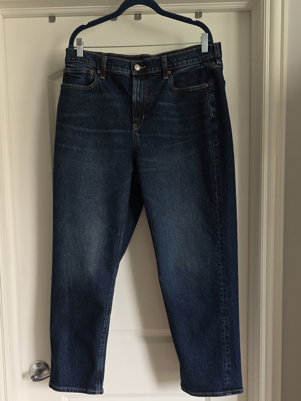 American Eagle Outfitters Women's Straight Leg Dark Wash Jeans